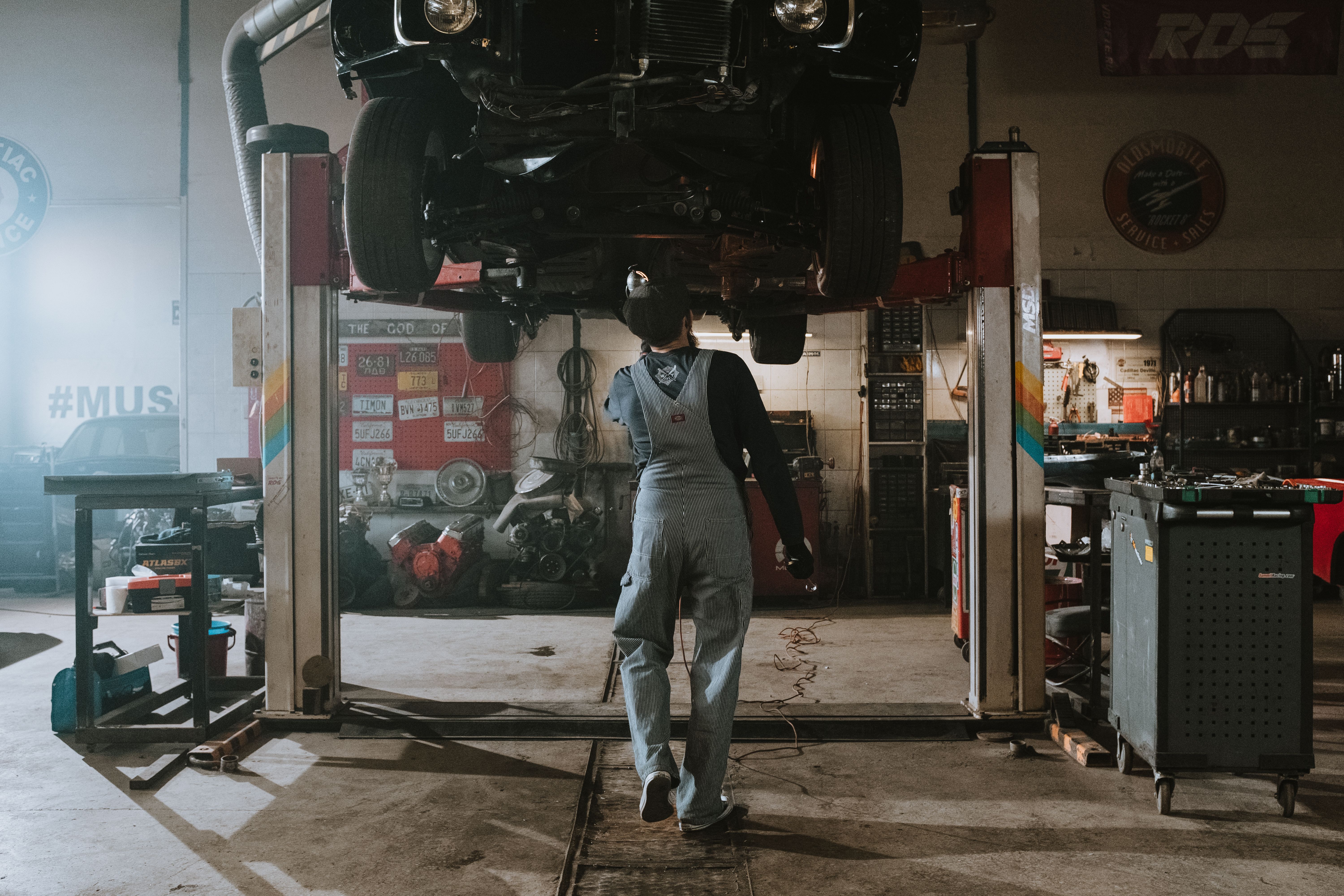 Professional equipment service workshop