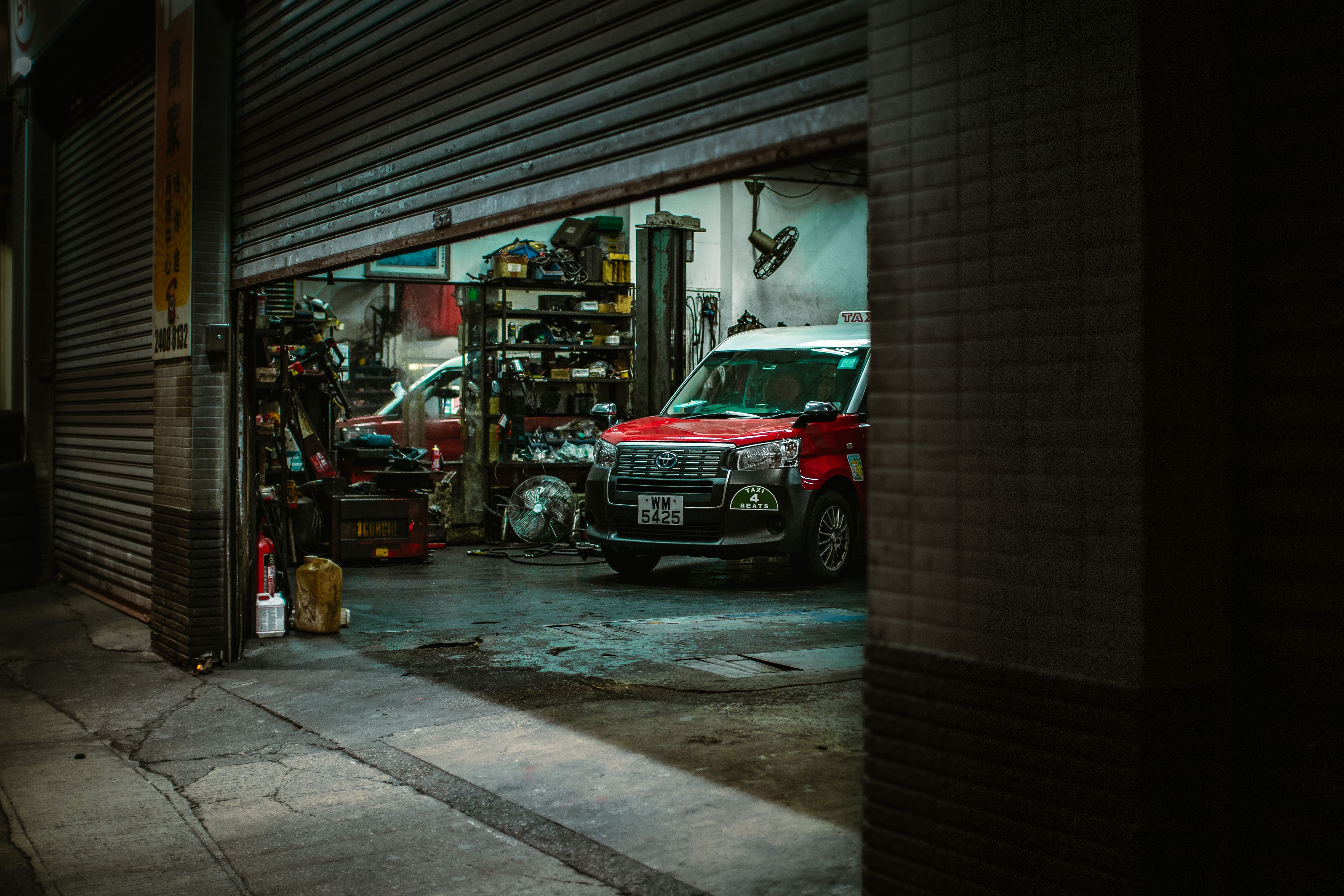 General garage equipment including compressors and jacks